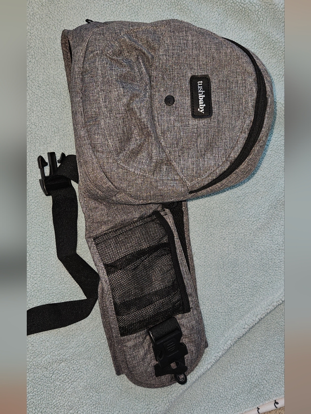 Tush Baby Strapless Baby Hipseat - Grey - Picture 3 of 6
